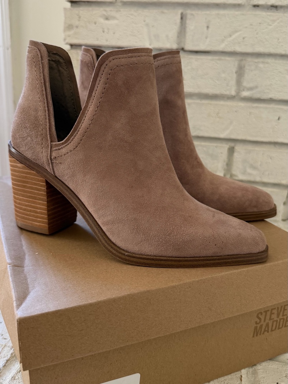 Steve Madden Mauve Suede Block Heel Ankle Boots